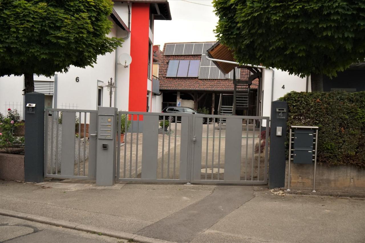 Galerie-Wohnung I Sanierter Pferdestall I Europapark I Boxspring I Nespresso Kippenheim Esterno foto